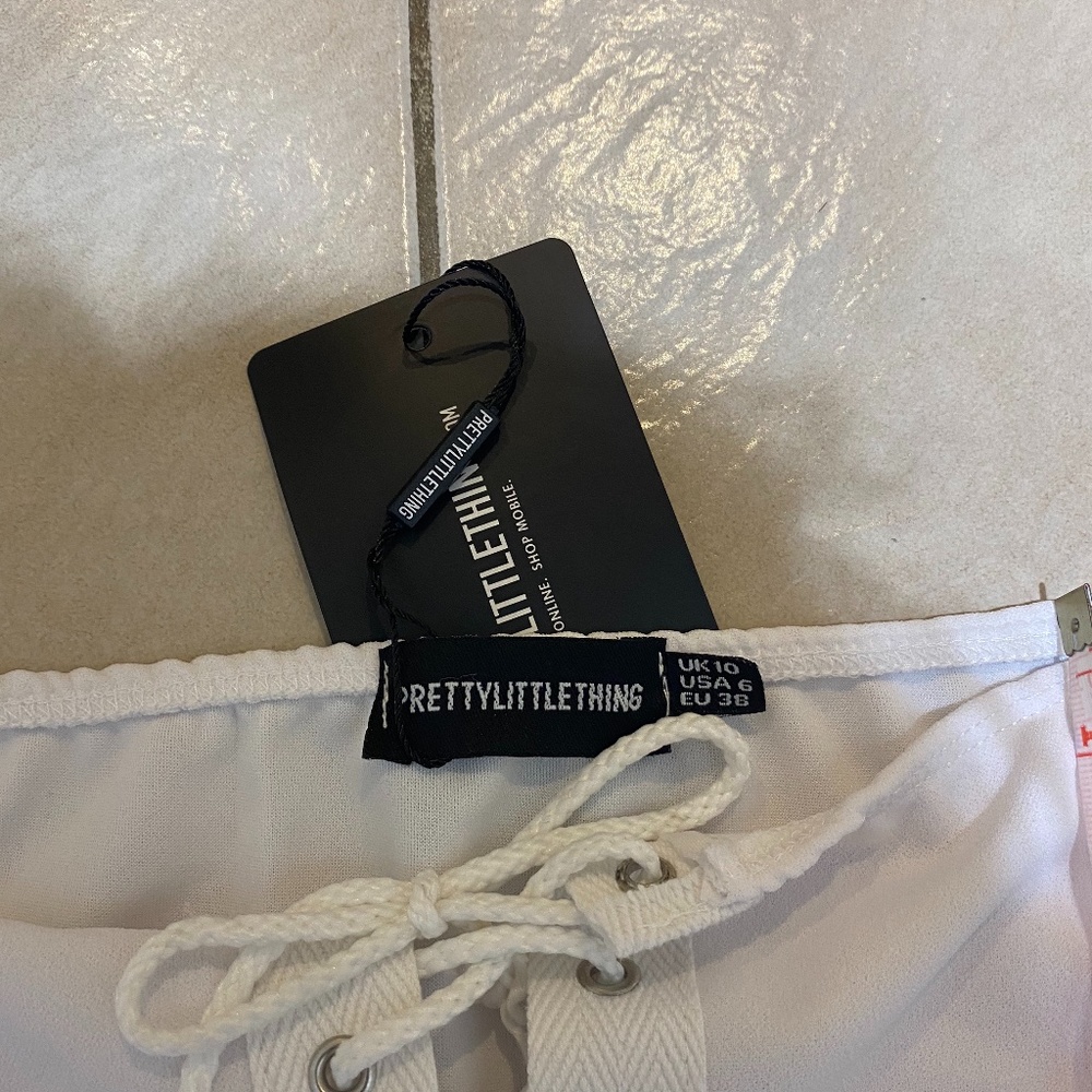 White top - Picture 2 of 3